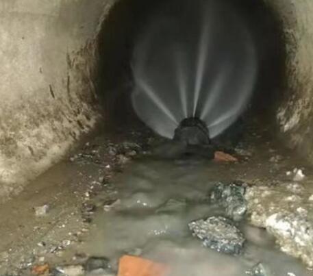 和布克赛尔市政管道清淤