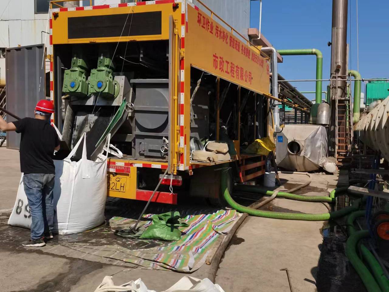 和布克赛尔淤泥压干处理